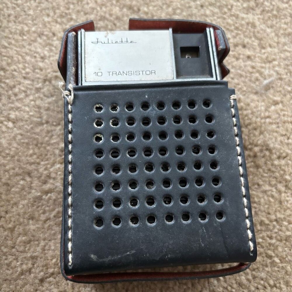 Juliette 10 Transistor Radio Model APR-210.211 In Leather Case